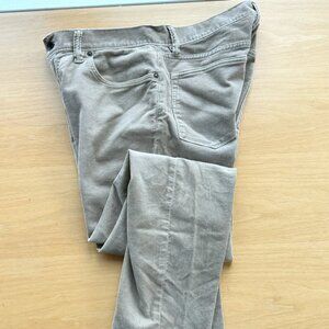 Todd Snyder Slim-Fit Five Pocket Corduroy Pant in Light Khaki - 30x30